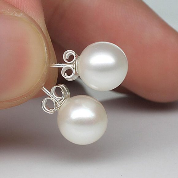 NEW 925 Sterling Silver Pearl Stud Earrings - Picture 5 of 7
